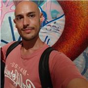 Profesor certificado con C1 en la Escuela de Idiomas.